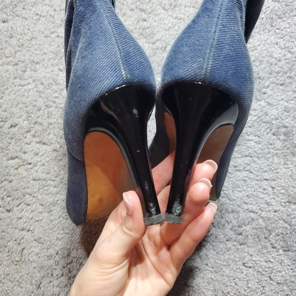 Manolo Blahnik Booties - Picture 6 of 13